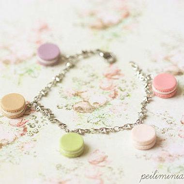 Kawaii Bracelet - French Macarons In Pink